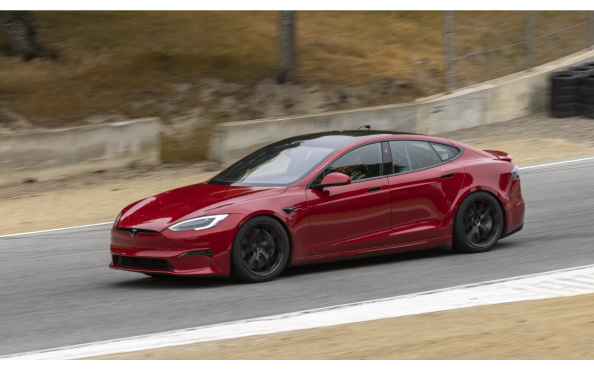 Tají Elon Musk najrýchlejší Hyper sedan Tesla Model Plaid+ ?